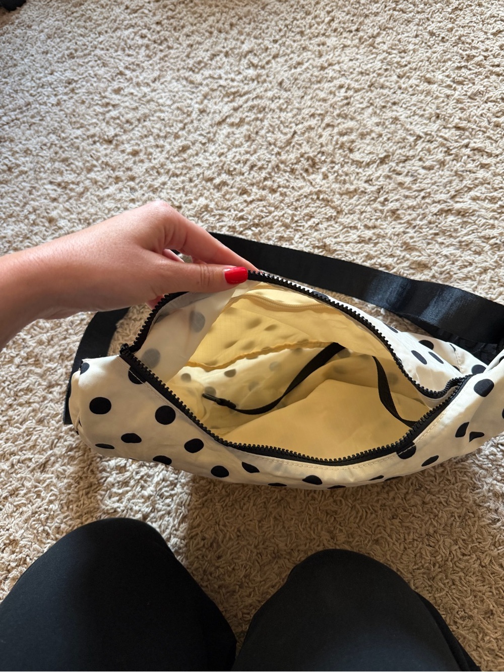 BAGGU x UO White Crescent Bag with Black Polka Dots - Picture 2 of 3